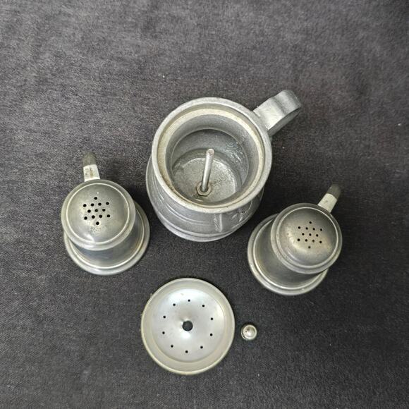 Wilton Armetale Pewter Tavern Pepper & 2 Extra Salt And Pepper Shakers USA - Picture 7 of 11